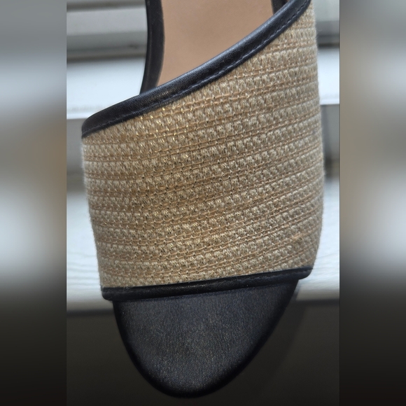 Ann Taylor Factory Raffia Wedge Sandals - Size 7 - Picture 5 of 9
